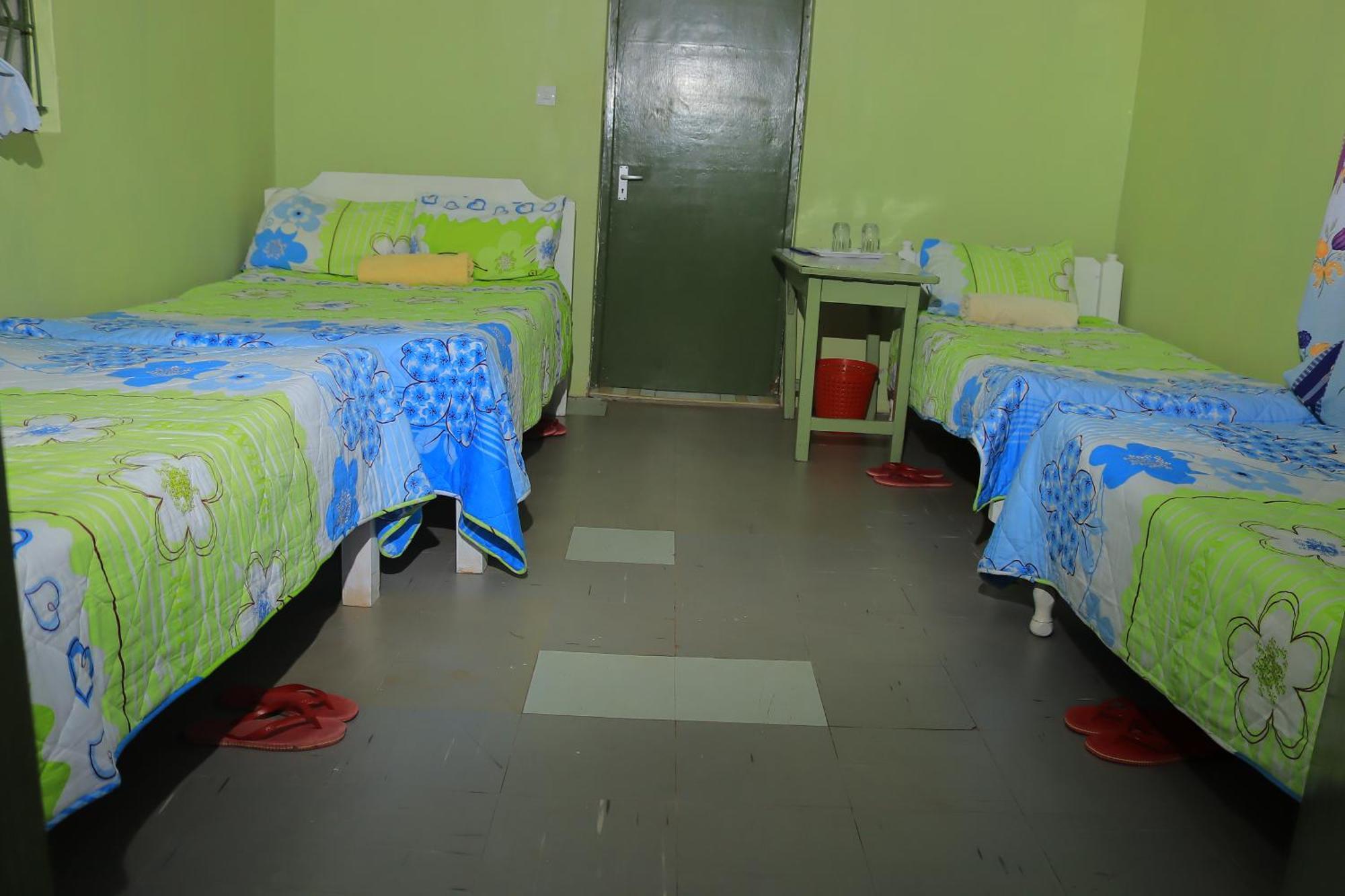 Rhino Tourist Camp Hotel Ololaimutiek Buitenkant foto