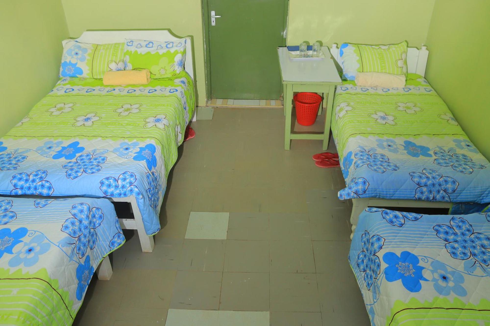 Rhino Tourist Camp Hotel Ololaimutiek Buitenkant foto