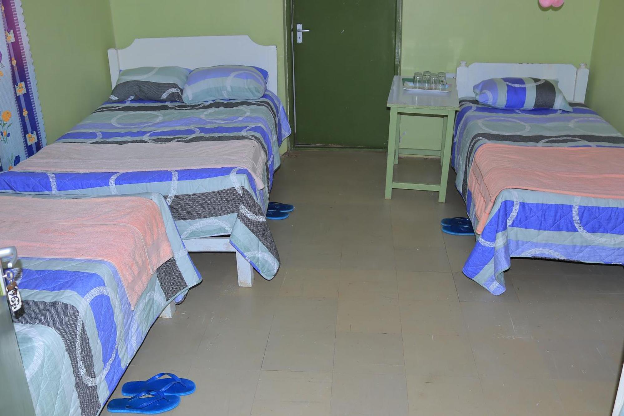 Rhino Tourist Camp Hotel Ololaimutiek Buitenkant foto