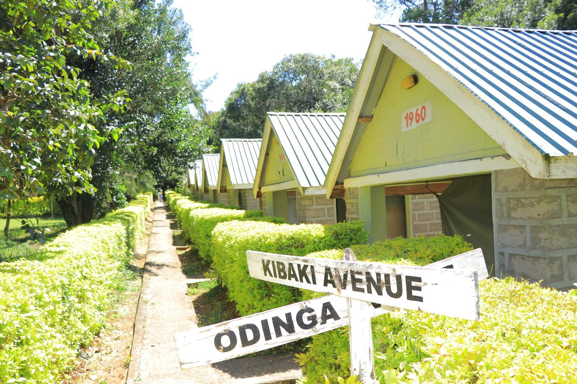 Rhino Tourist Camp Hotel Ololaimutiek Buitenkant foto