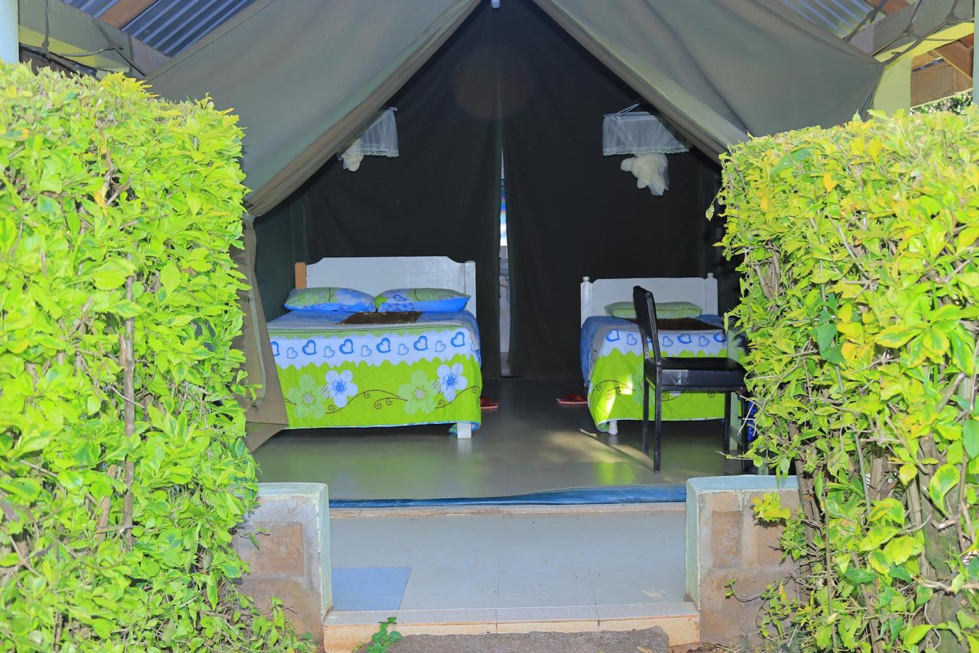 Rhino Tourist Camp Hotel Ololaimutiek Buitenkant foto