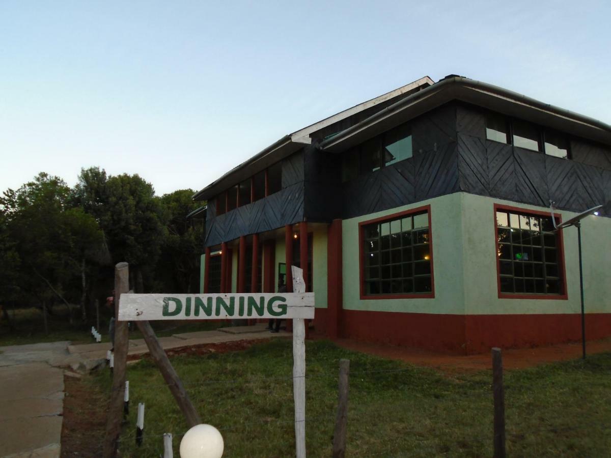 Rhino Tourist Camp Hotel Ololaimutiek Buitenkant foto